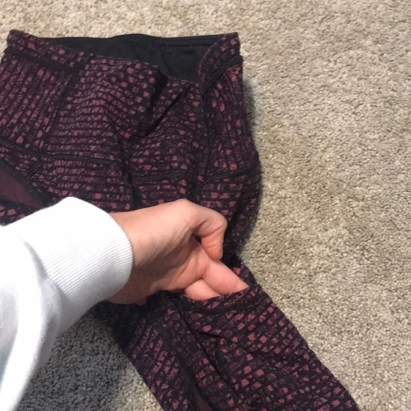 Lululemon Outrun 17" Crop Shatter Weave Dust Coral - Picture 9 of 13